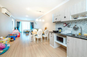 Family Room 3 Bedroom Free Water Park Condo Near Cicada and Tamarind Night Market ห้องแฟมมิลี่ 3 ห้องนอน ฟรีสวนน้ำ พัก 8 คน ใกล้ตลาดซิเคด้า มายรีสอร์ท